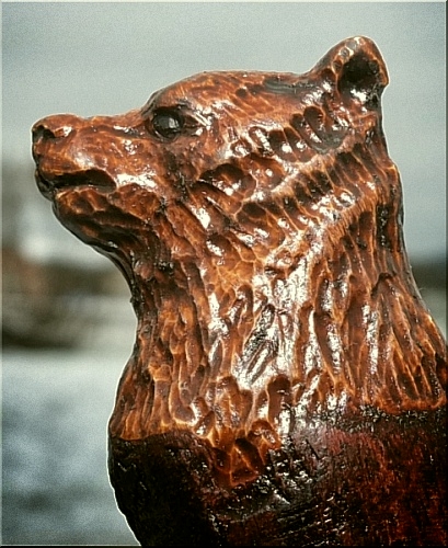 wanderstab holzstock geschnitzt b�r